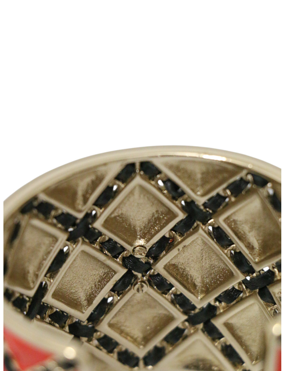 Manchette Chanel émaillée matelassée rouge, certifiée authentique