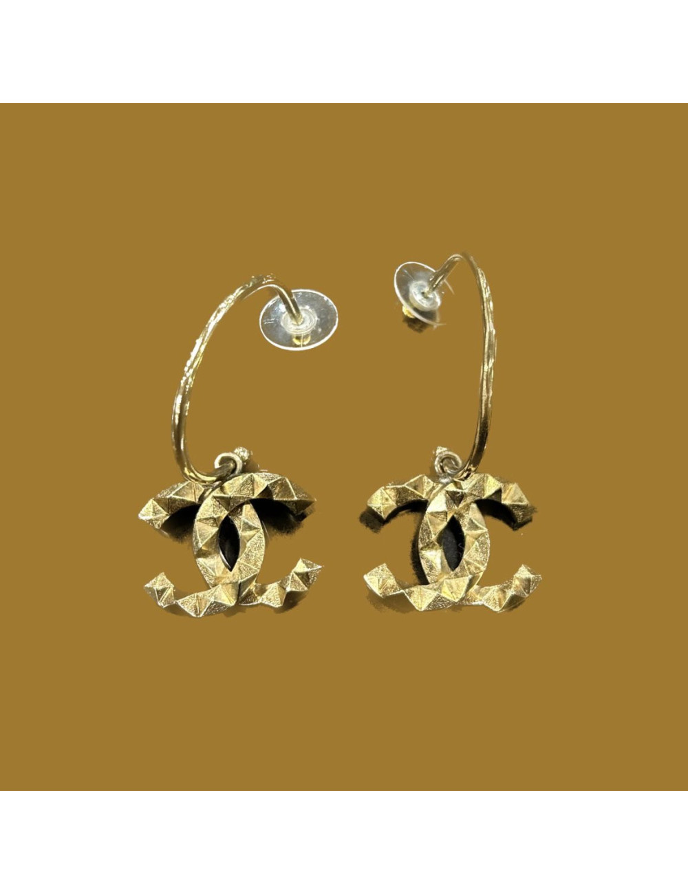 Créoles Chanel CC dorées mat