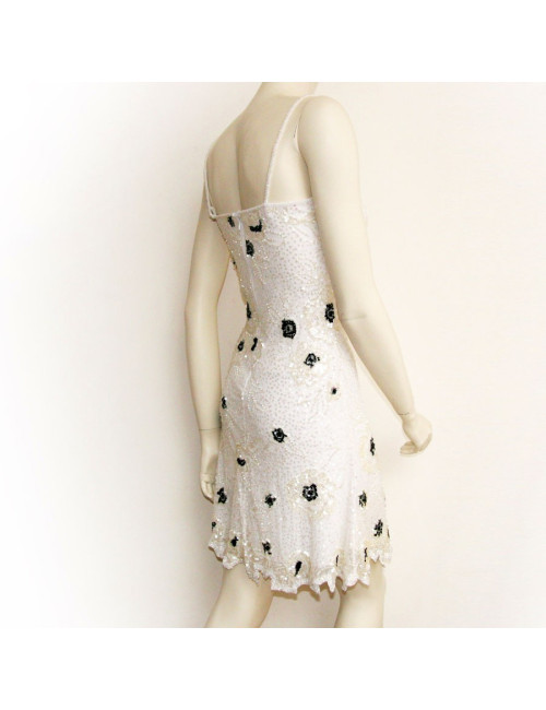 Robe de marque inconnu blanche avec sequins brodés