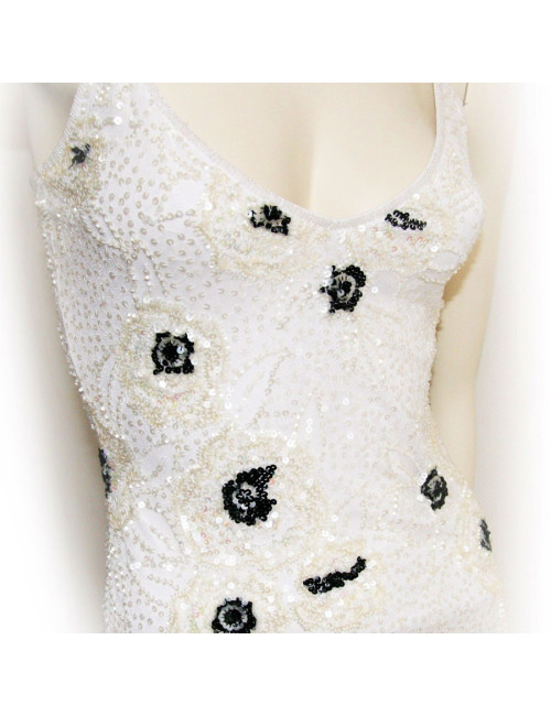 Robe de marque inconnu blanche avec sequins brodés