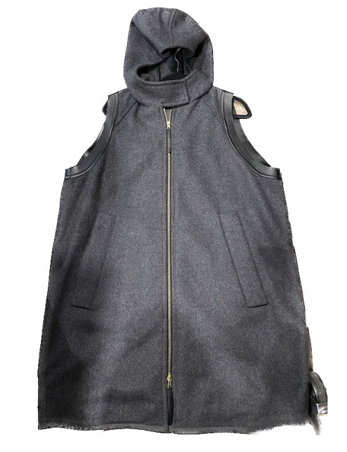Manteau MARNI sans manches capuche