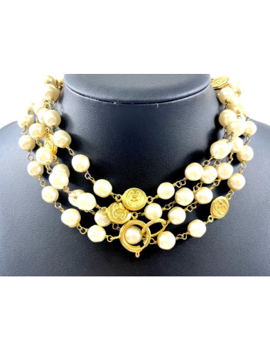 Long sautoir doré CHANEL avec fausses perles 2