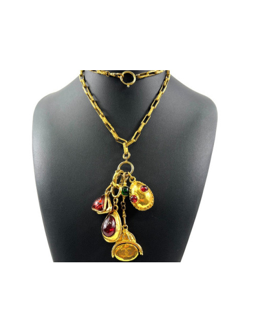 Collier doré avec charms et pâte de verre CHANEL