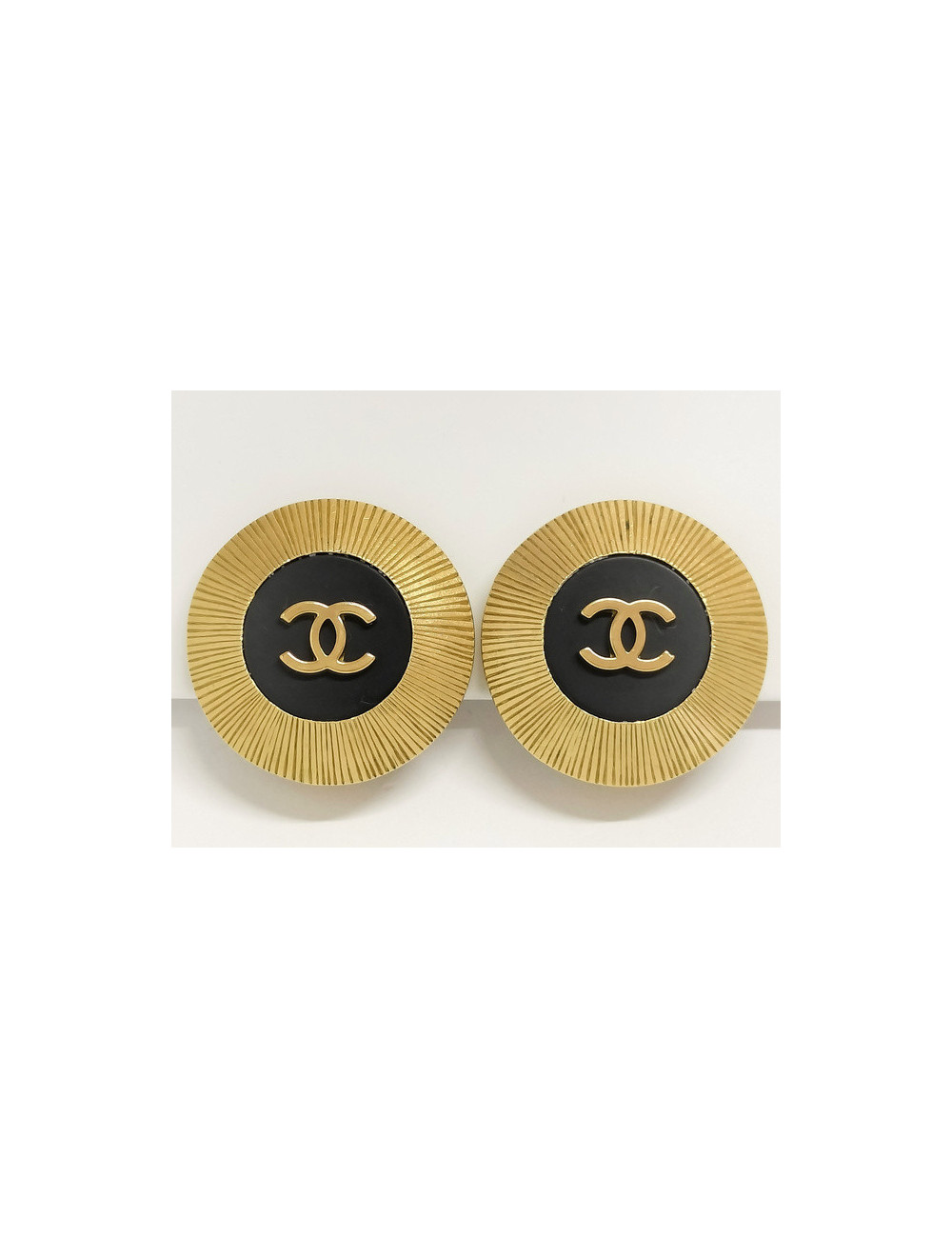 Boucles d'oreille clips noir et doré CHANEL