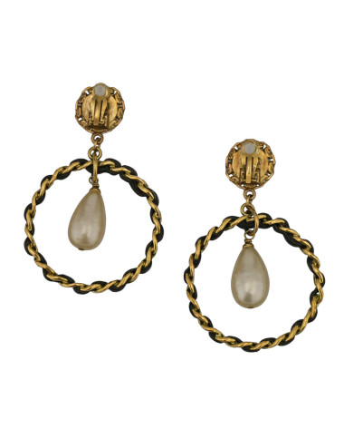 Boucles d'oreille Chanel cuir et métal doré 2