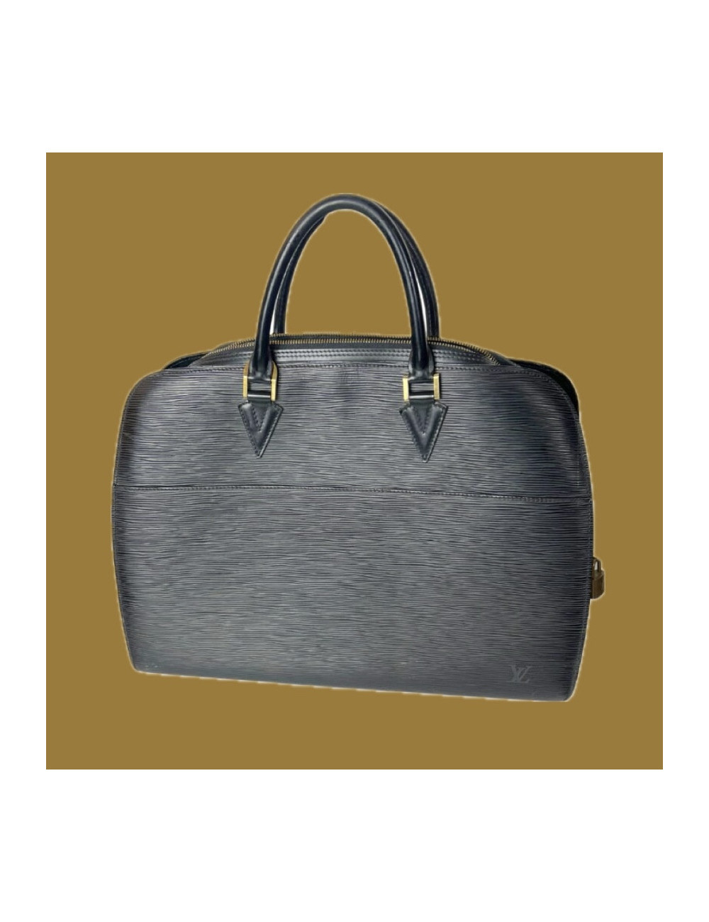 Sac Sorbonne Louis Vuitton cuir épi disponible sur notre site.