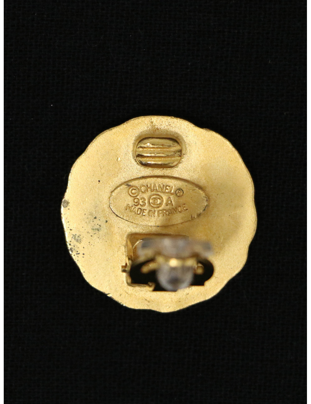 Boucles d'oreille CC bleues et dorées CHANEL