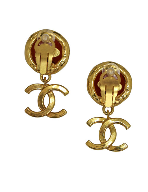 Boucles d'oreille pendantes pâte de verre rouge CHANEL