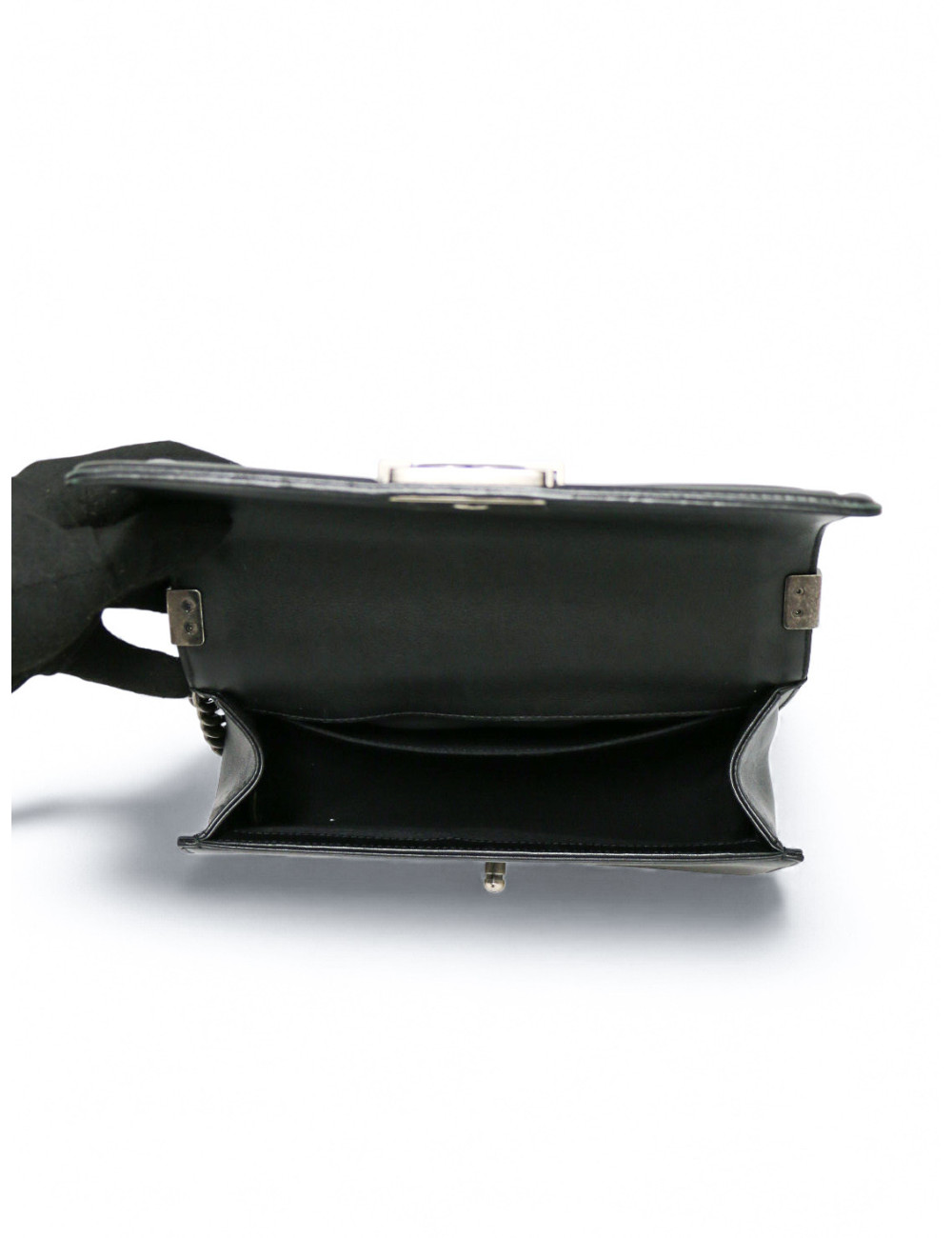 Sac Boy CHANEL cuir embossé noir