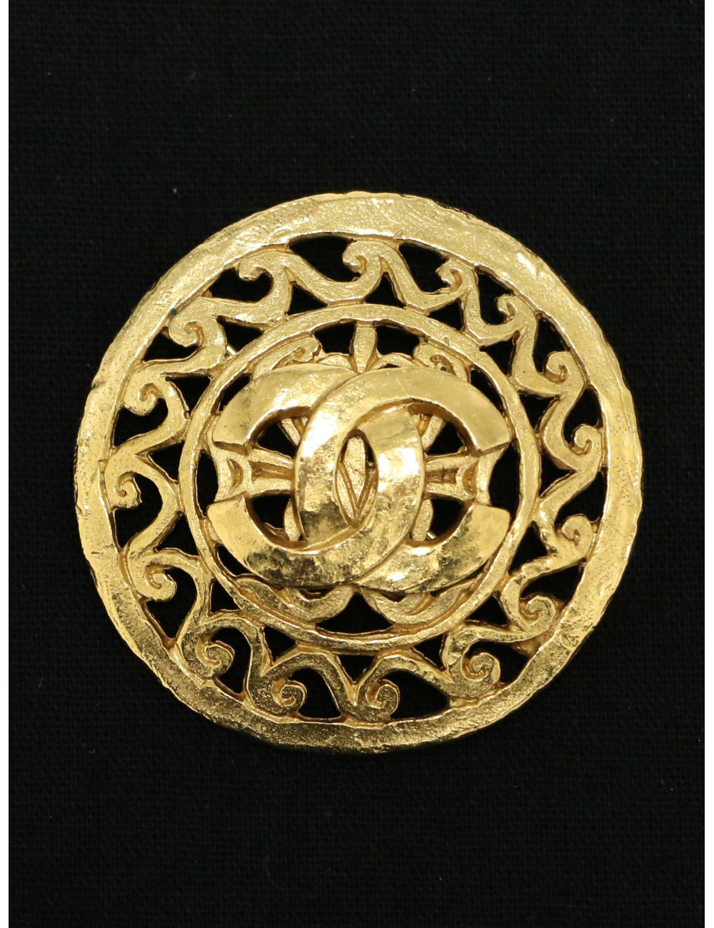 Broche Chanel vintage CC doré Automne 1995