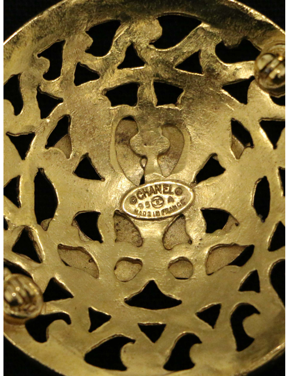 Broche Chanel CC doré Automne 1995