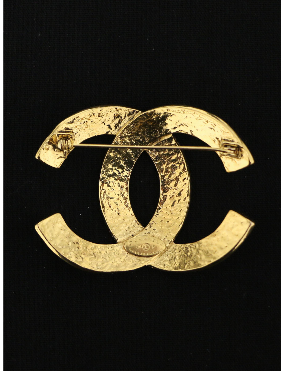 Broche doré CC Chanel Printemps 1994