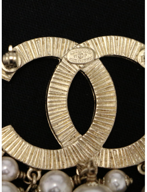 Broche perles Chanel dorée
