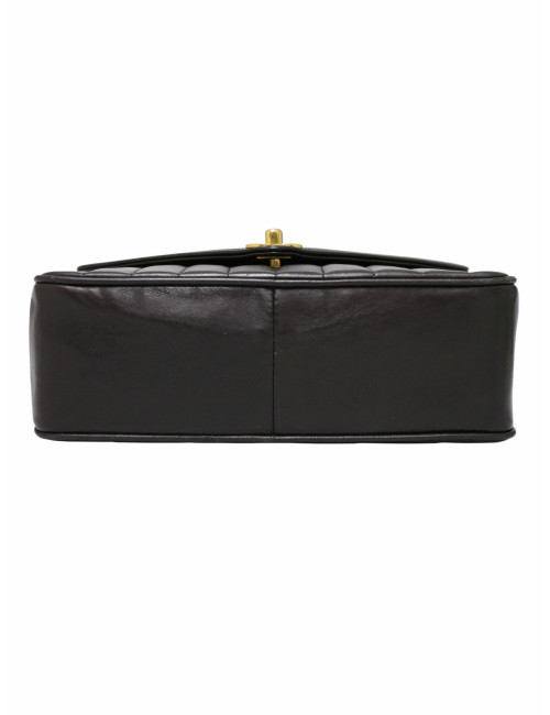 Sac noir Chanel motif chevron vintage