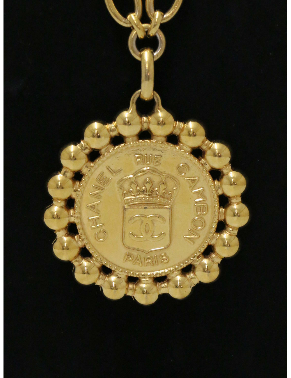 Sautoir Chanel médaillon doré Vintage