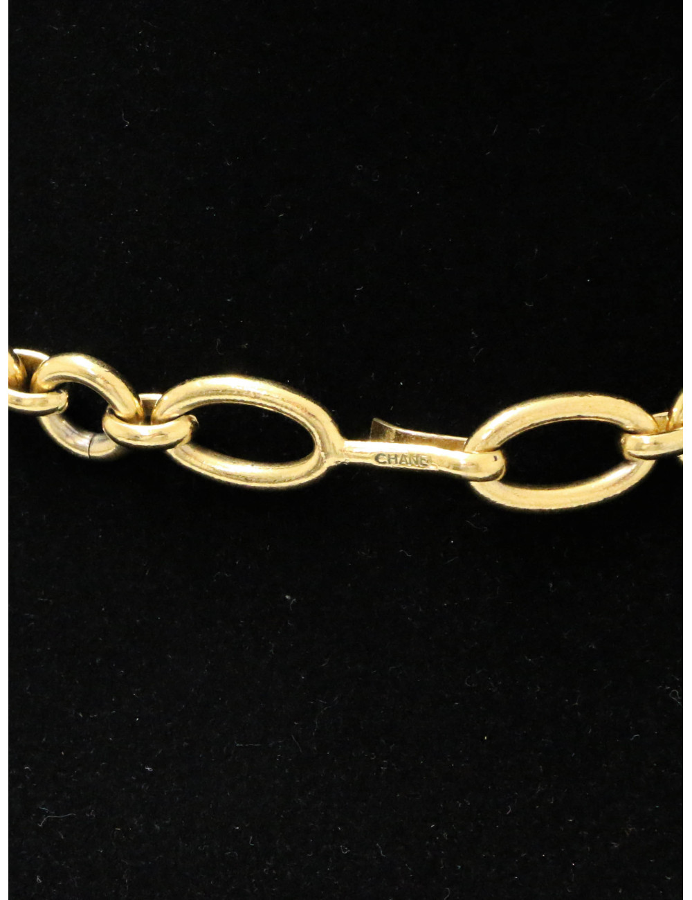 Sautoir Chanel médaillon doré Vintage