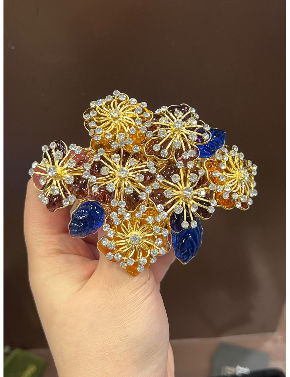 Broche Marguerite de Valois fleurs et cristaux