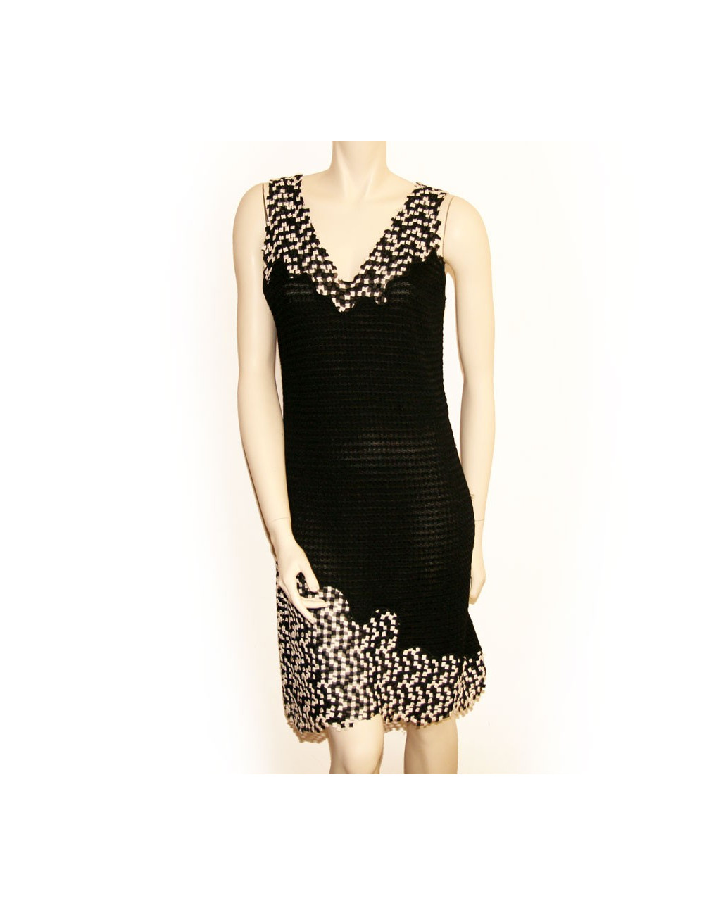 Robe CHANEL noir et blanche Taille 42