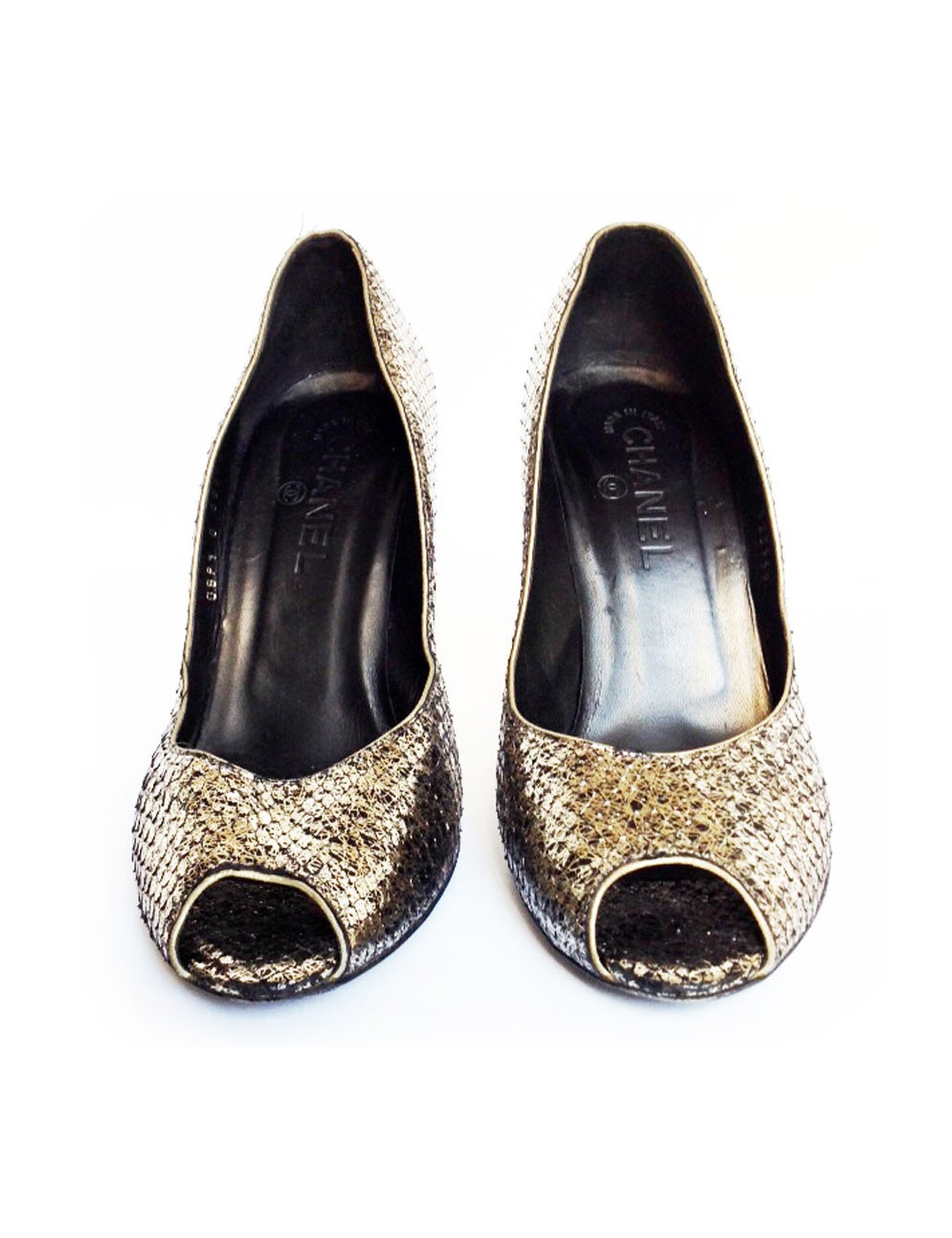 Escarpins CHANEL T39 en python argenté vieilli