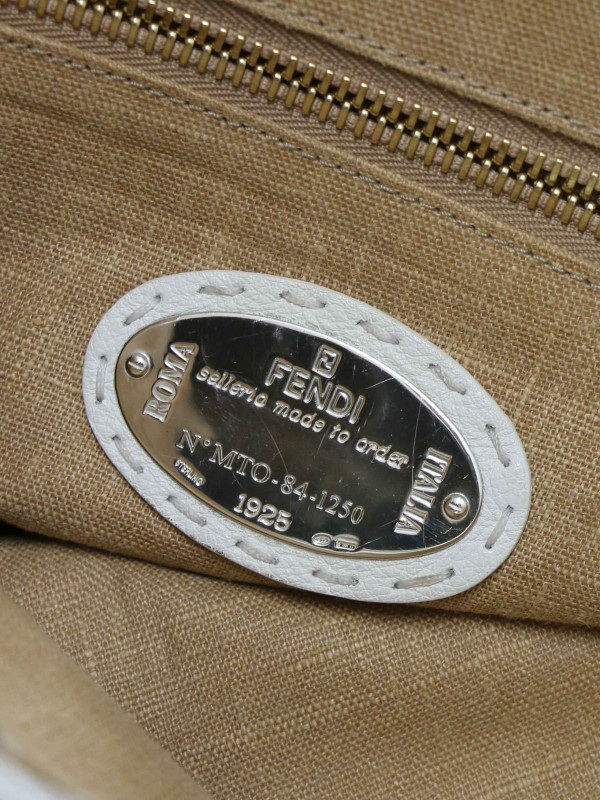 Grand sac Fendi Peekaboo blanc