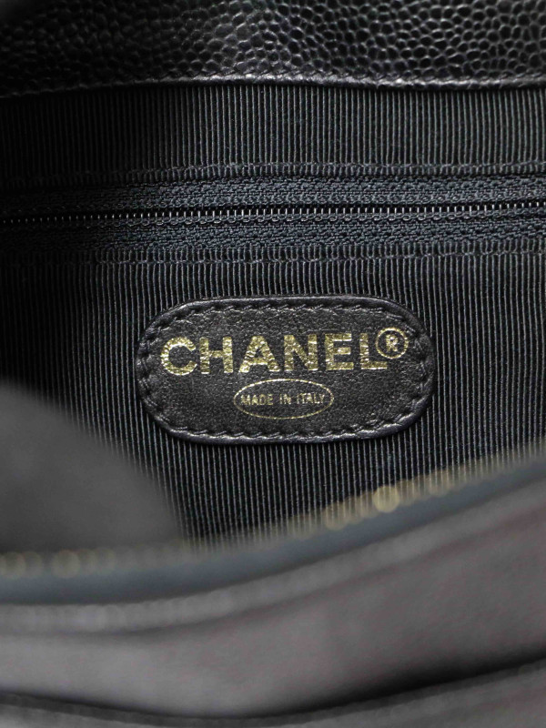 Sac porté épaule en caviar Chanel noir