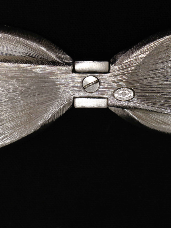 2017 Chanel bow brooch