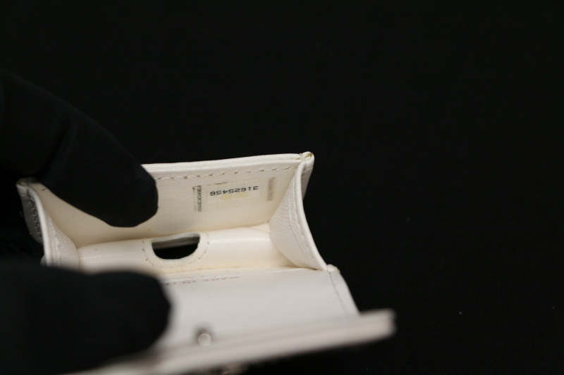 AirPods case Chanel strass