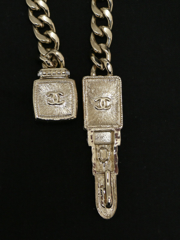 Collier Chanel lipstick