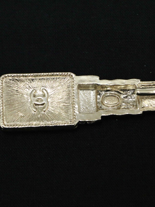 Collier Chanel lipstick