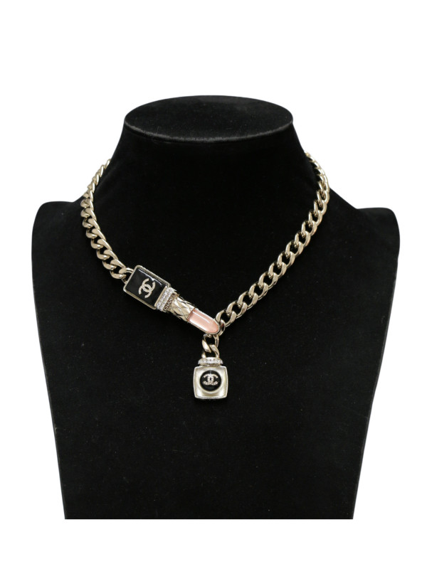 Collier Chanel lipstick Automne 2022