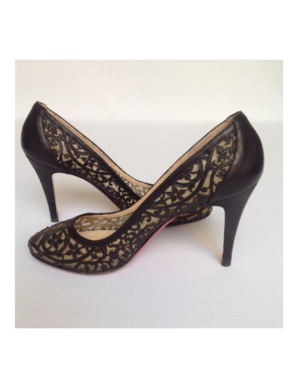 Escarpins CHRISTIAN LOUBOUTIN T38 façon dentelle