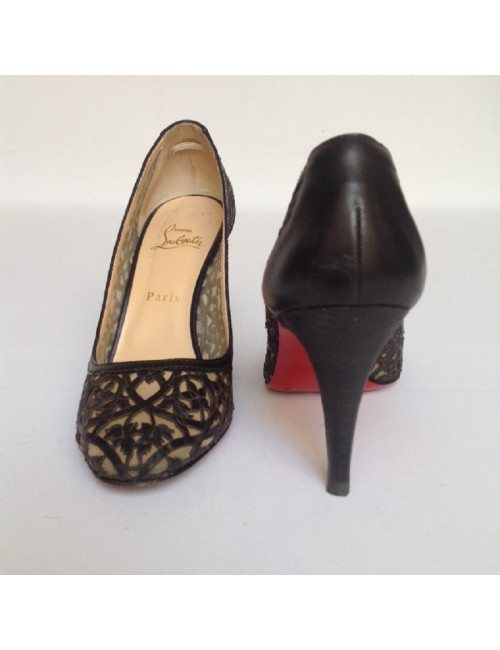 Escarpins en cuir noir façon dentelle CHRISTIAN LOUBOUTIN T38