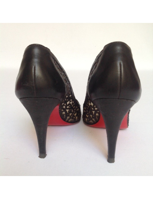 Escarpins en cuir noir façon dentelle CHRISTIAN LOUBOUTIN T38