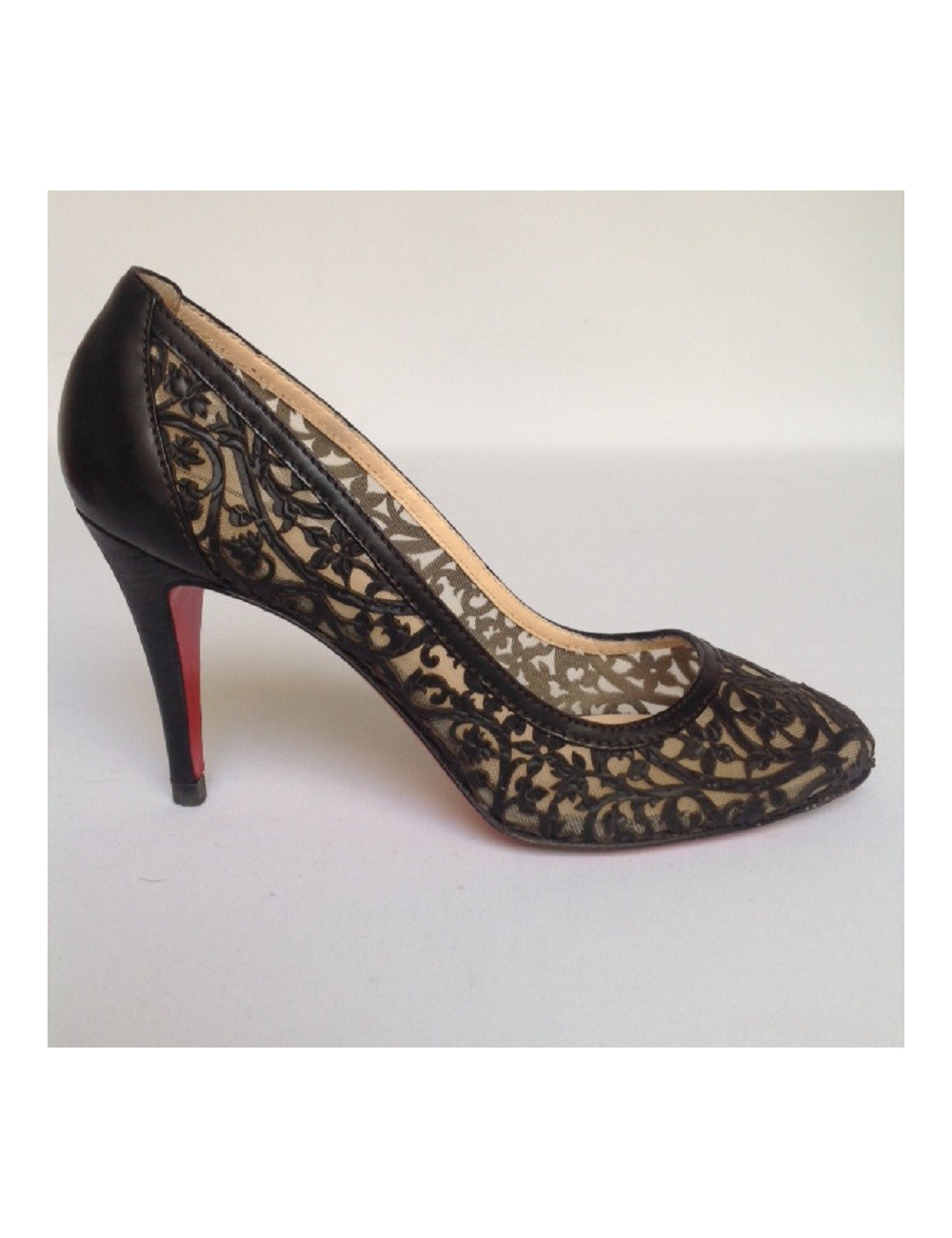Escarpins CHRISTIAN LOUBOUTIN T38 façon dentelle