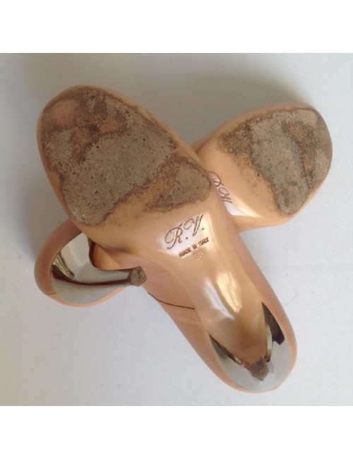 Escarpins  ROGER VIVIER T38 cuir pèche