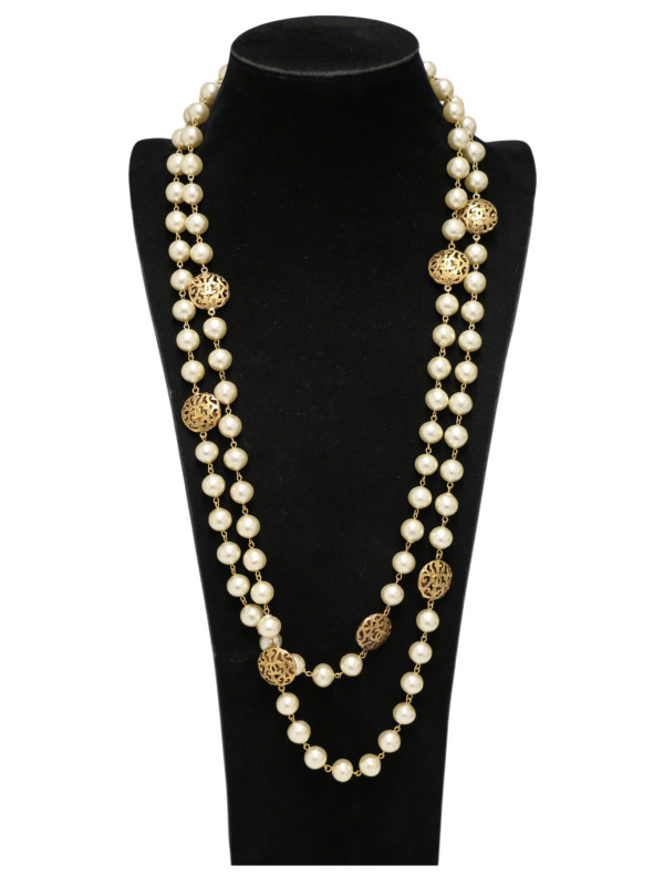 Sautoir Chanel couture perles pâte de verre