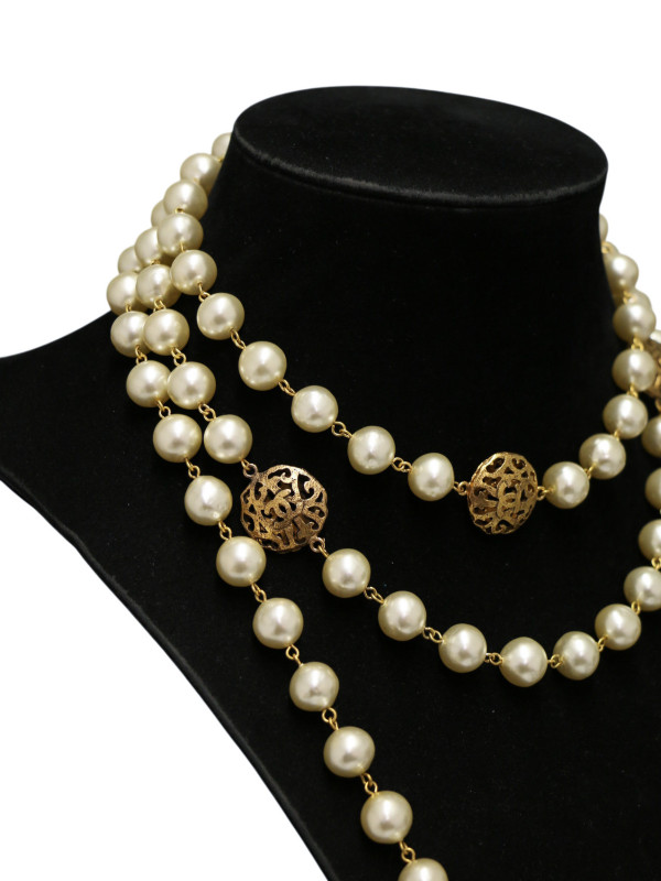 Sautoir Chanel couture perles pâte de verre