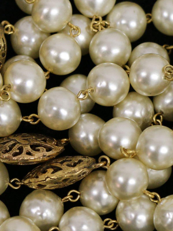 Sautoir Chanel couture perles pâte de verre