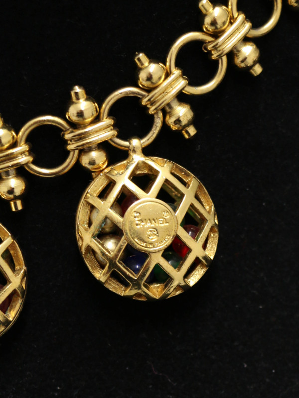 Collier Chanel doré et perles colorées