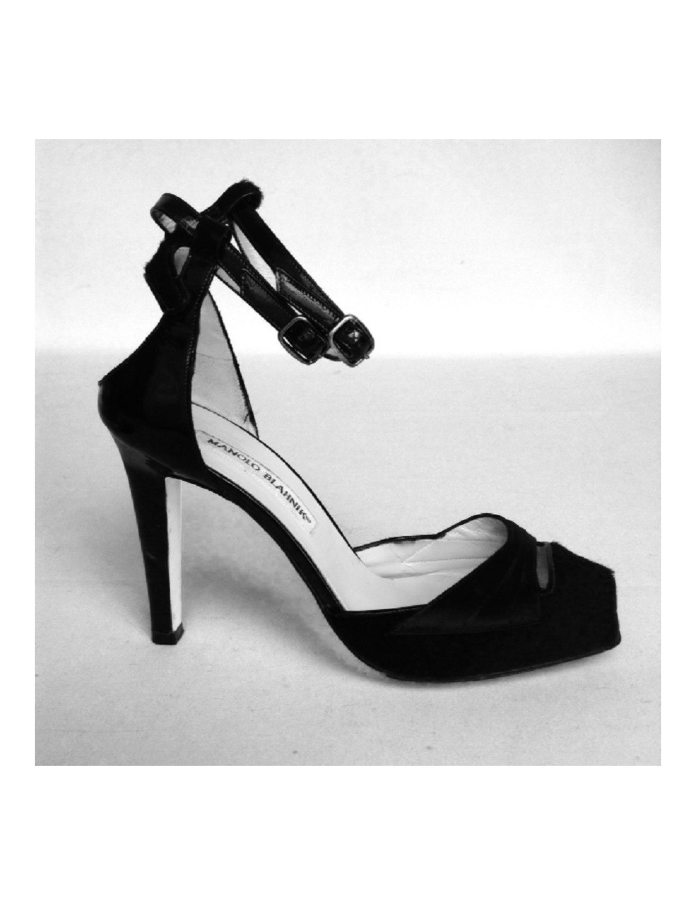 Escarpins noir poulain, satin et cuir verni MANOLO BLAHNIK T38,5