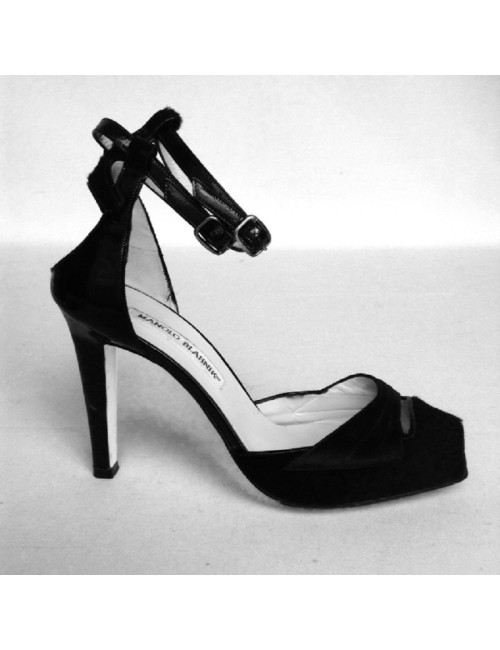 Escarpins noir poulain, satin et cuir verni MANOLO BLAHNIK T38,5