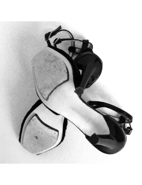 Escarpins noir poulain, satin et cuir verni MANOLO BLAHNIK T38,5