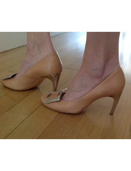Escarpins  ROGER VIVIER T38 cuir pèche