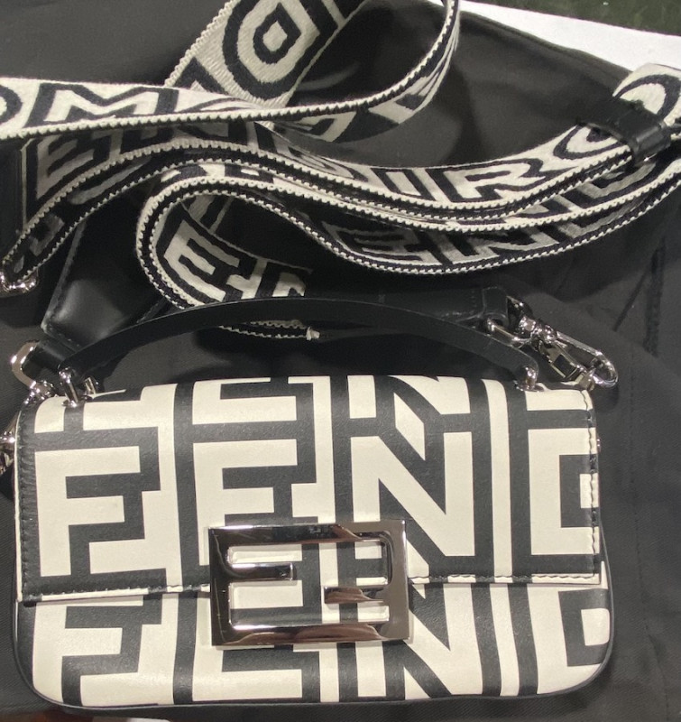 Sac mini baguette Fendi x Marc Jacobs cuir FF noir blanc – bandoulière réglable