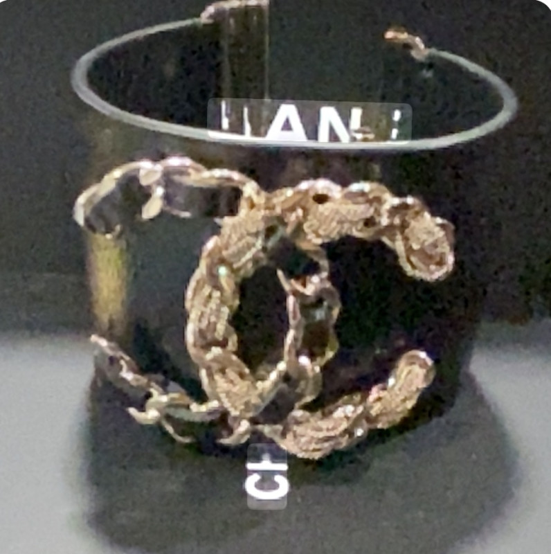 Bracelet Manchette Chanel CC Or et Cuir Noir Entrelacé