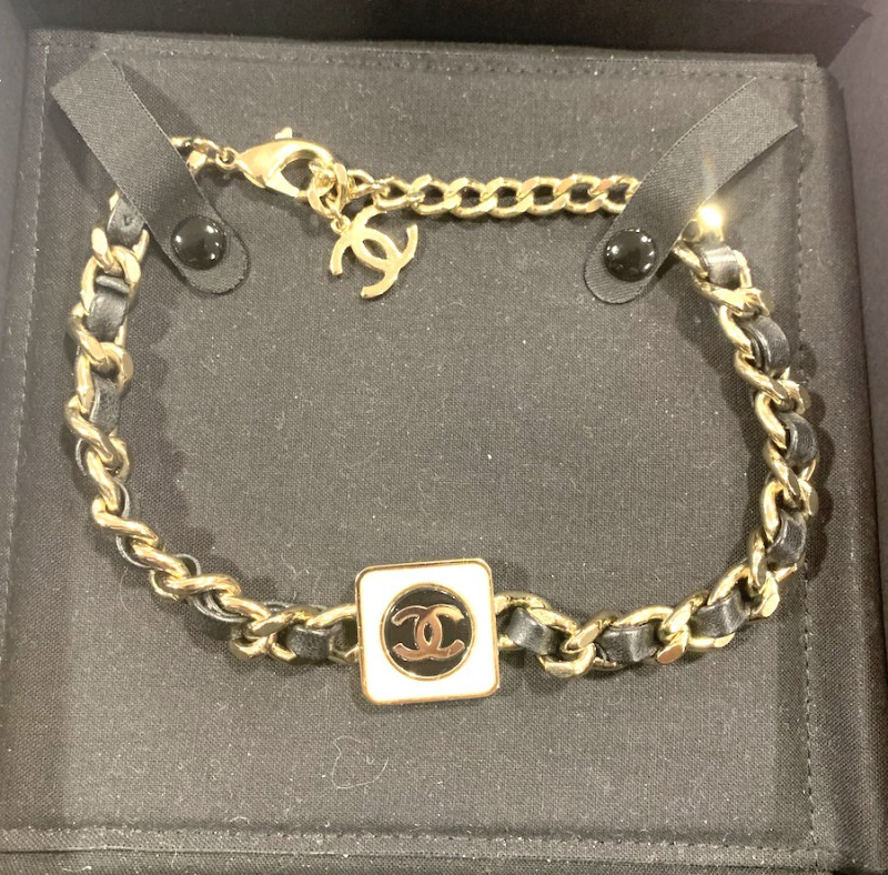 Choker Chanel chaine entrelacée de cuir