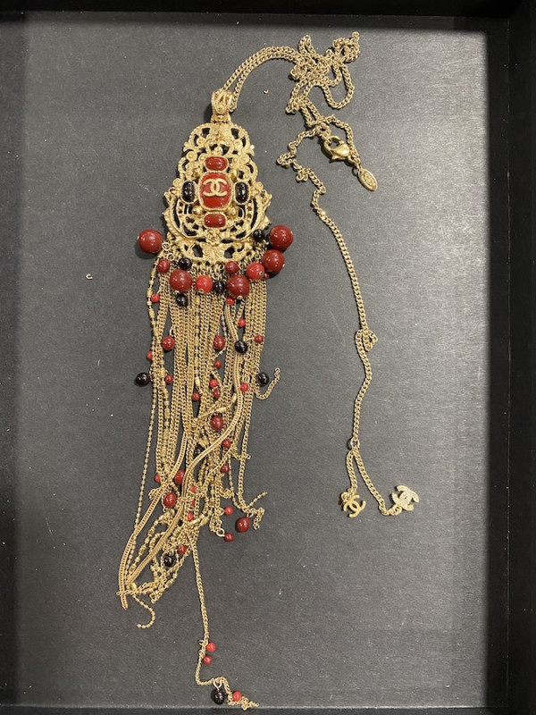 Collier pendentif Chanel Méiers d'art Paris-Bombay