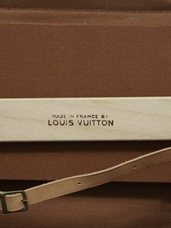 Porte habits Louis Vuitton toile Monogram Vintage