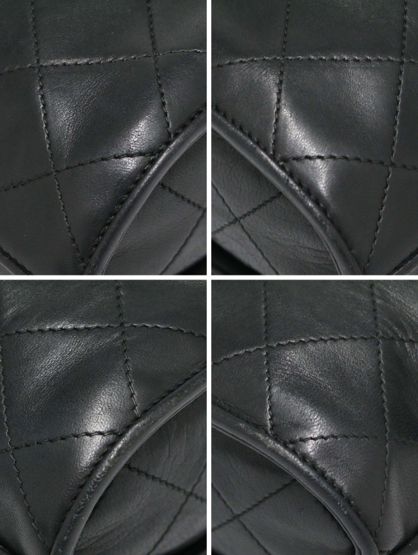 Sac rigide Chanel pompon et chaine bijou