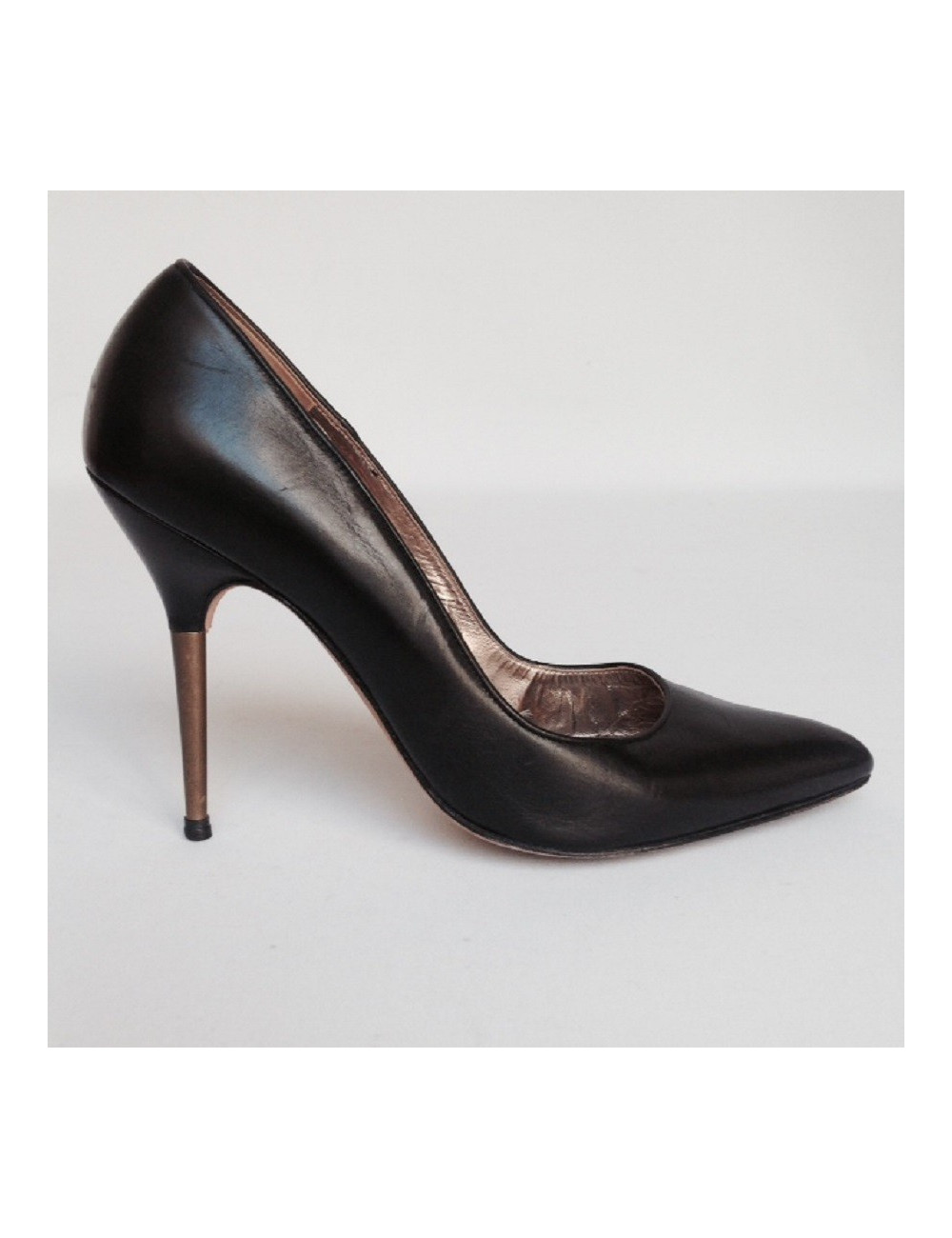 Escarpins  MANOLO BLAHNIK T38  cuir noi
